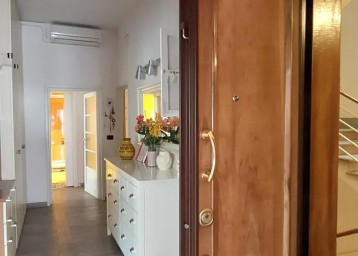 Cappuccini Spacious 3br Family Apartment, Fast Tram Appartement Florence