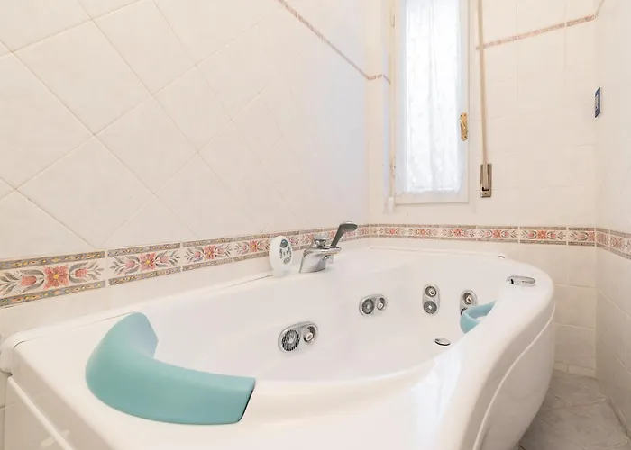 Cappuccini Spacious 3br Family Apartment, Fast Tram *