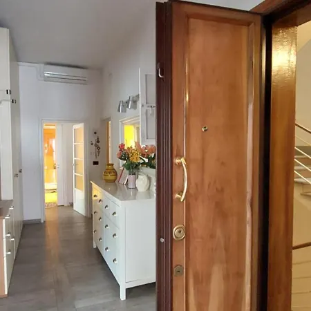 Cappuccini Family & Group 3 Bedrooms Jacuzzi Fast Wi-fi Air Conditioned Tram Апартаменты Флоренция