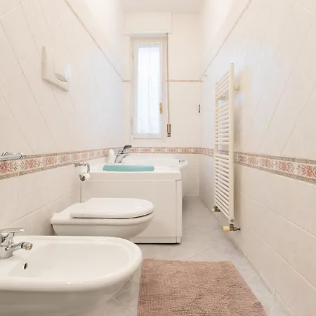 Апартаменты Cappuccini Family & Group 3 Bedrooms Jacuzzi Fast Wi-fi Air Conditioned Tram