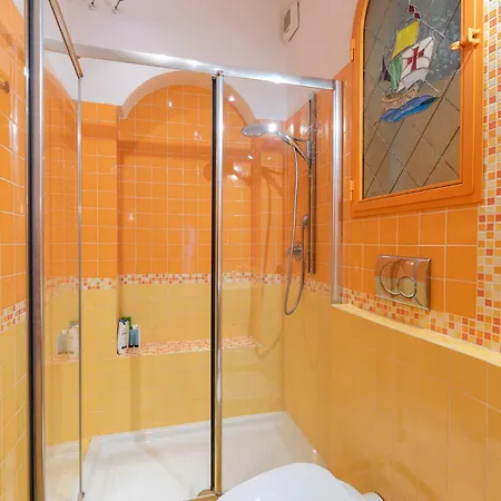 Cappuccini Family & Group 3 Bedrooms Jacuzzi Fast Wi-fi Air Conditioned Tram *
